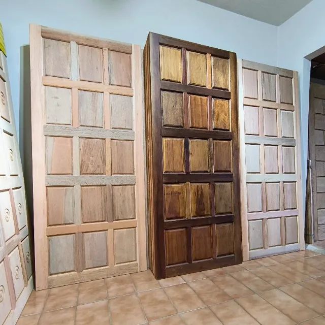 Porta de Madeira Maciça Modelo Retangular - Leia a descrição - Foto 2