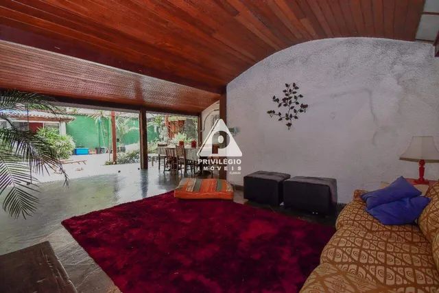 Casa de rua no Cosme Velho com 7 quartos, piscina e vaga - Foto 2