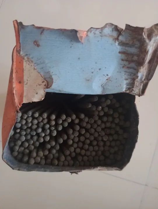 Vendo Eletrodos 7018  9 kg - Foto 2