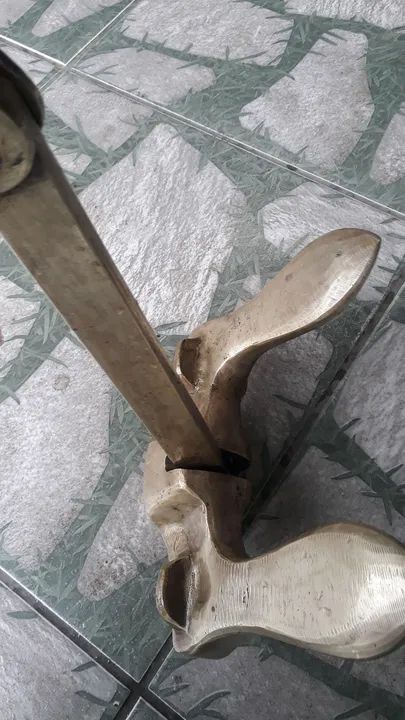 Ancora de metal antiga - Foto 2
