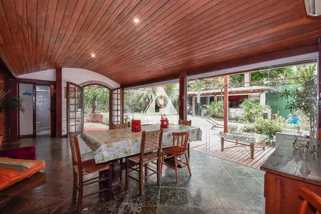 Casa de rua no Cosme Velho com 7 quartos, piscina e vaga - Foto 3
