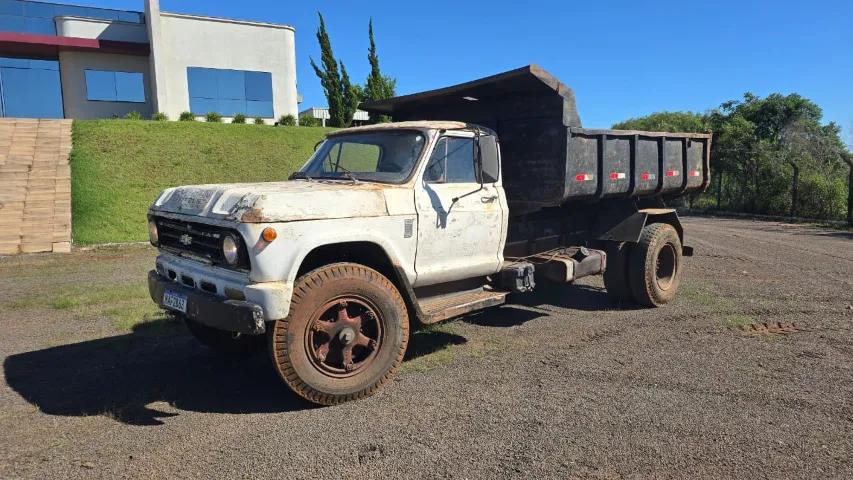 Caminhão Caçamba GM Chevrolet C60 ano 1982 reduzido toco