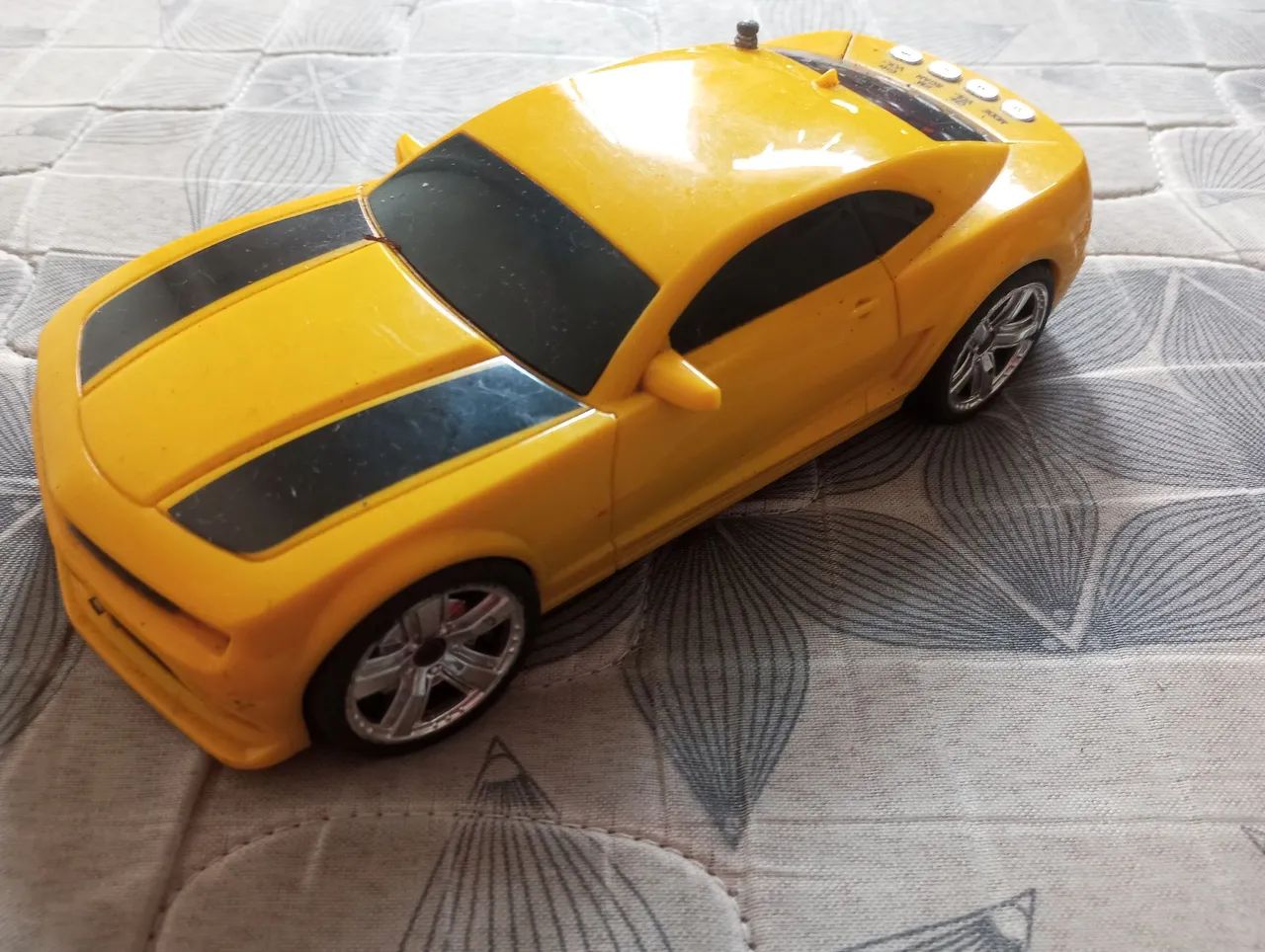 Carro Camaro musical com usb