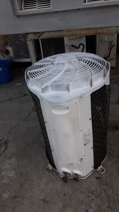 condensadora 30.000 btus carrier 220v