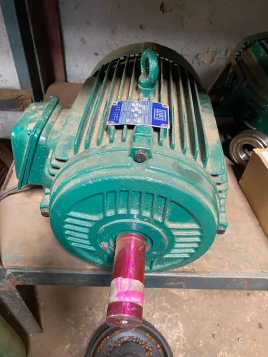 Motor trifásico 15hp Weg 220/380 - Foto 3