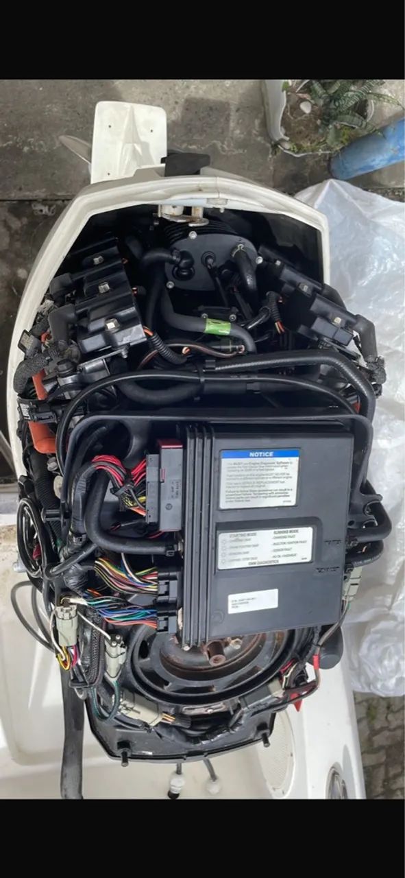 Parelha (2 motores) Evinrude Etec 150hp gasolina - Foto 4