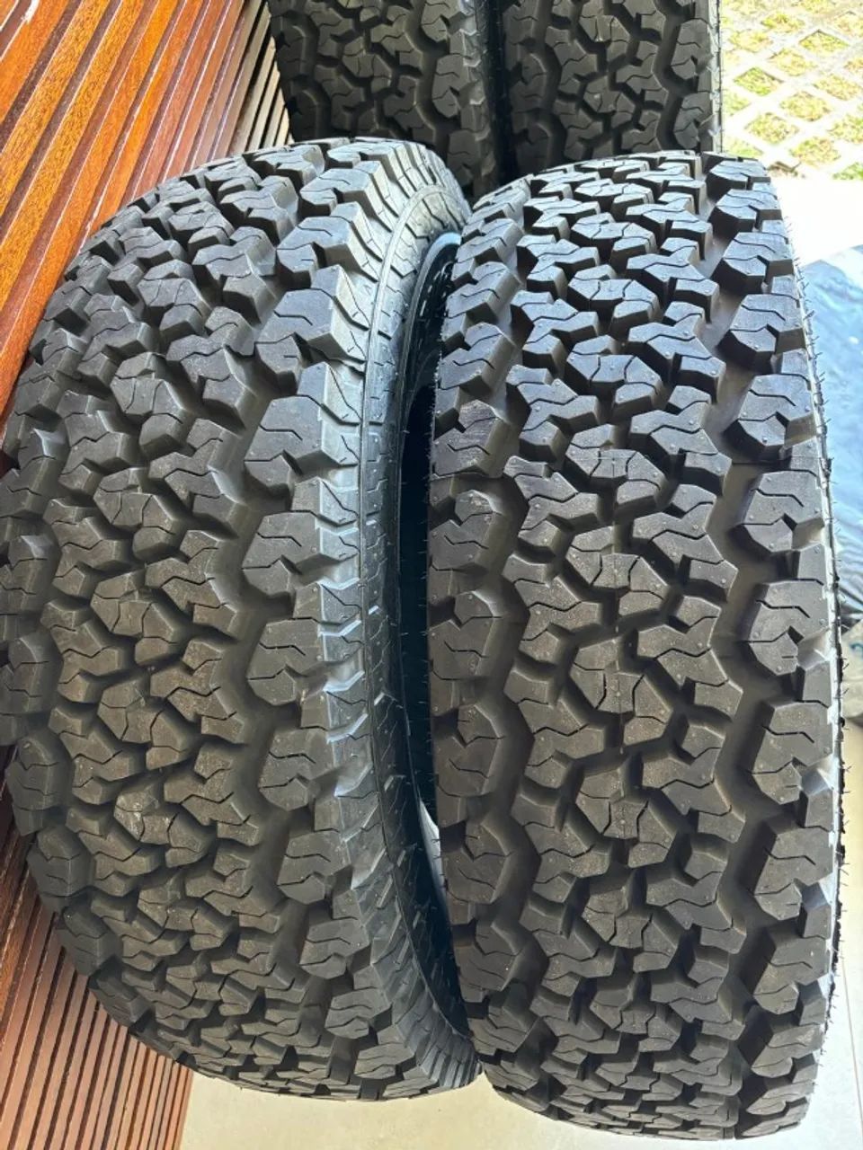 Jogo de 5 pneus novos MAXXIs Worm-Drive aro 15 para Suzuki JIMNY