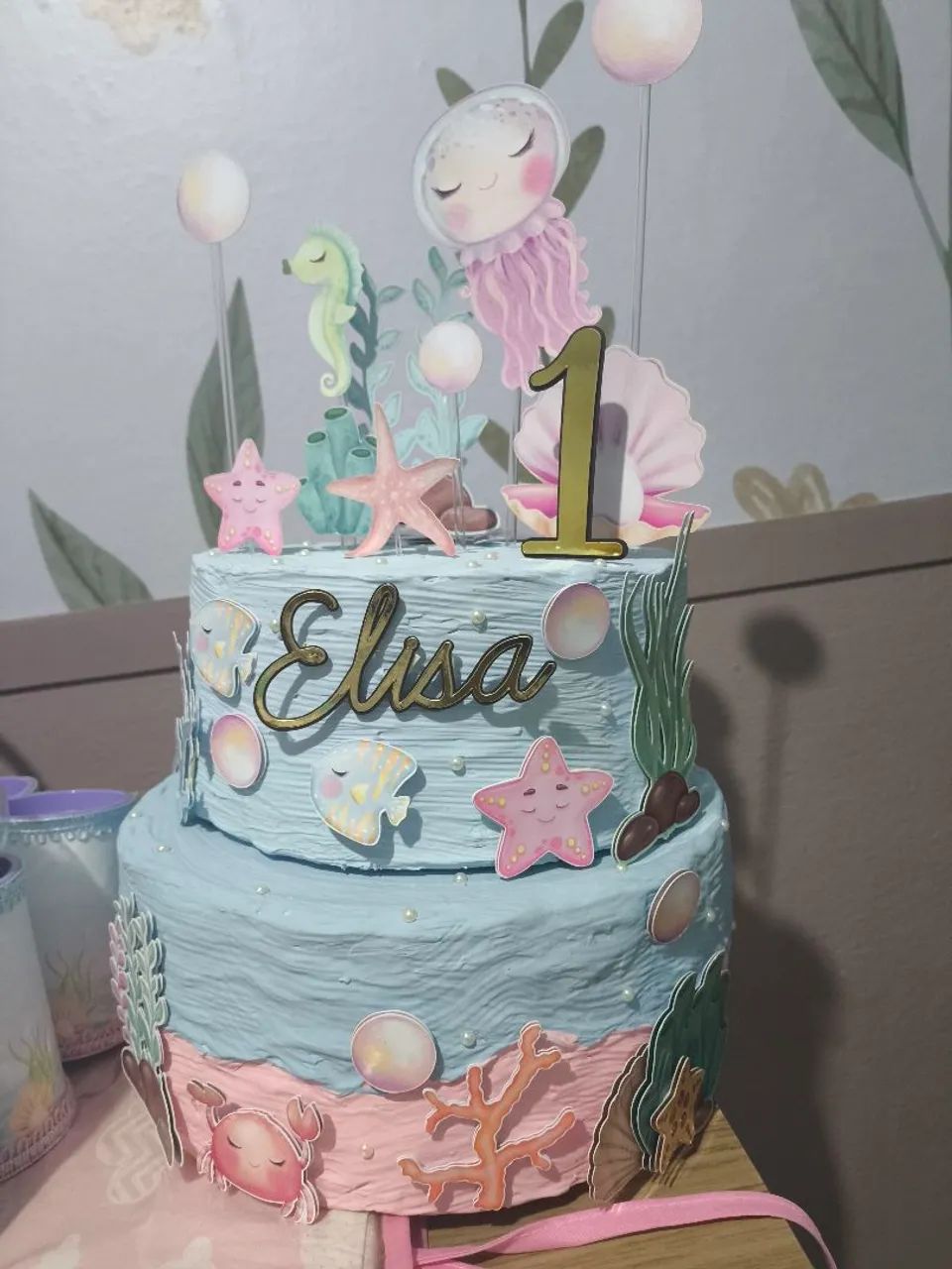 Bolo fake decorado para aniversário de 1 ano