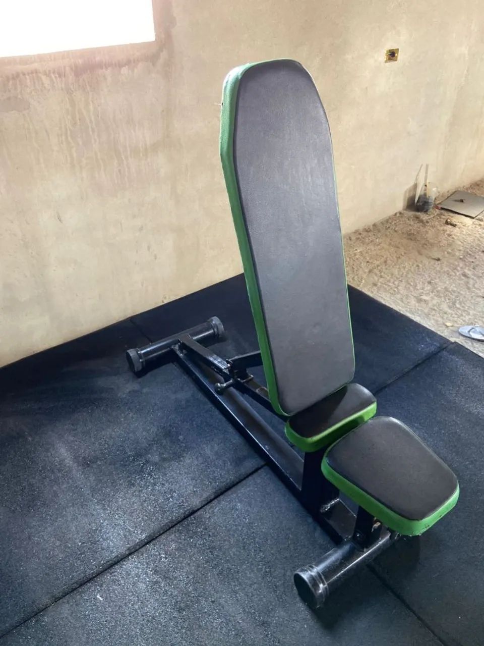 Banco de Musculação Ajustável com Detalhes em Verde - Foto 4