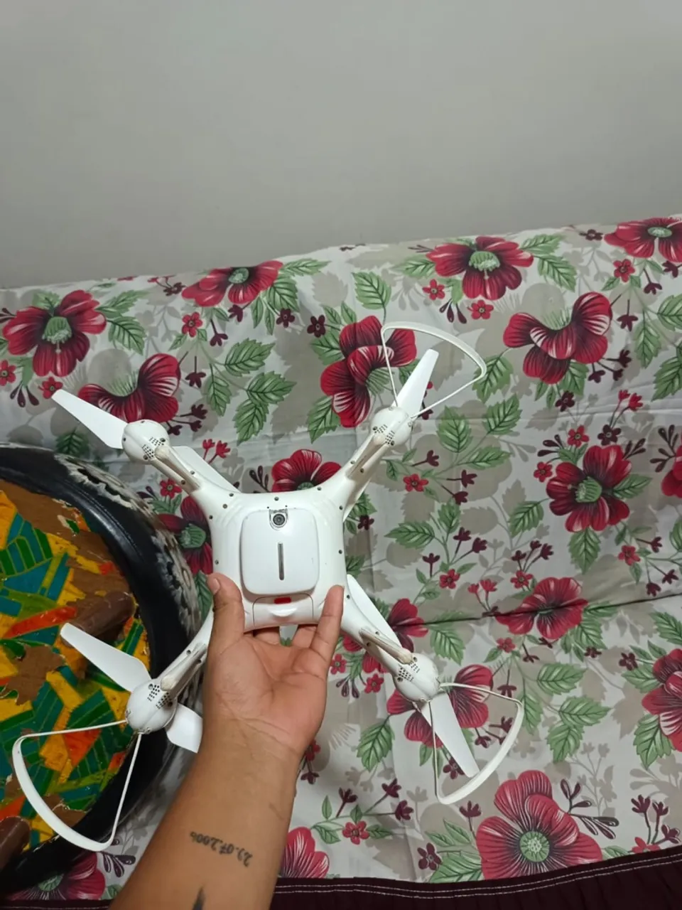 Drone Compacto para Iniciantes - Diversão Garantida!