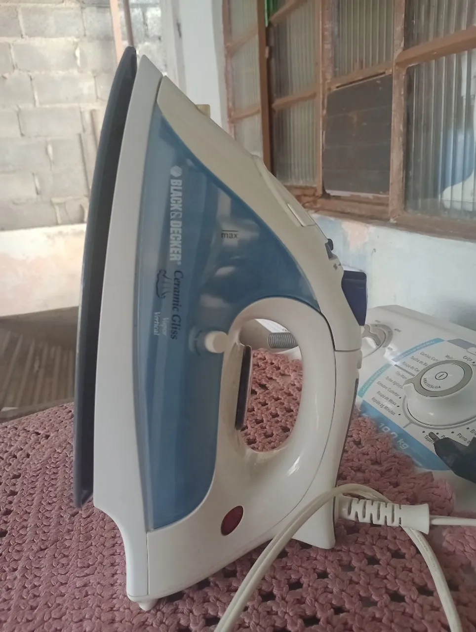 Ferro de passar Black & Decker Ceramic Gliss