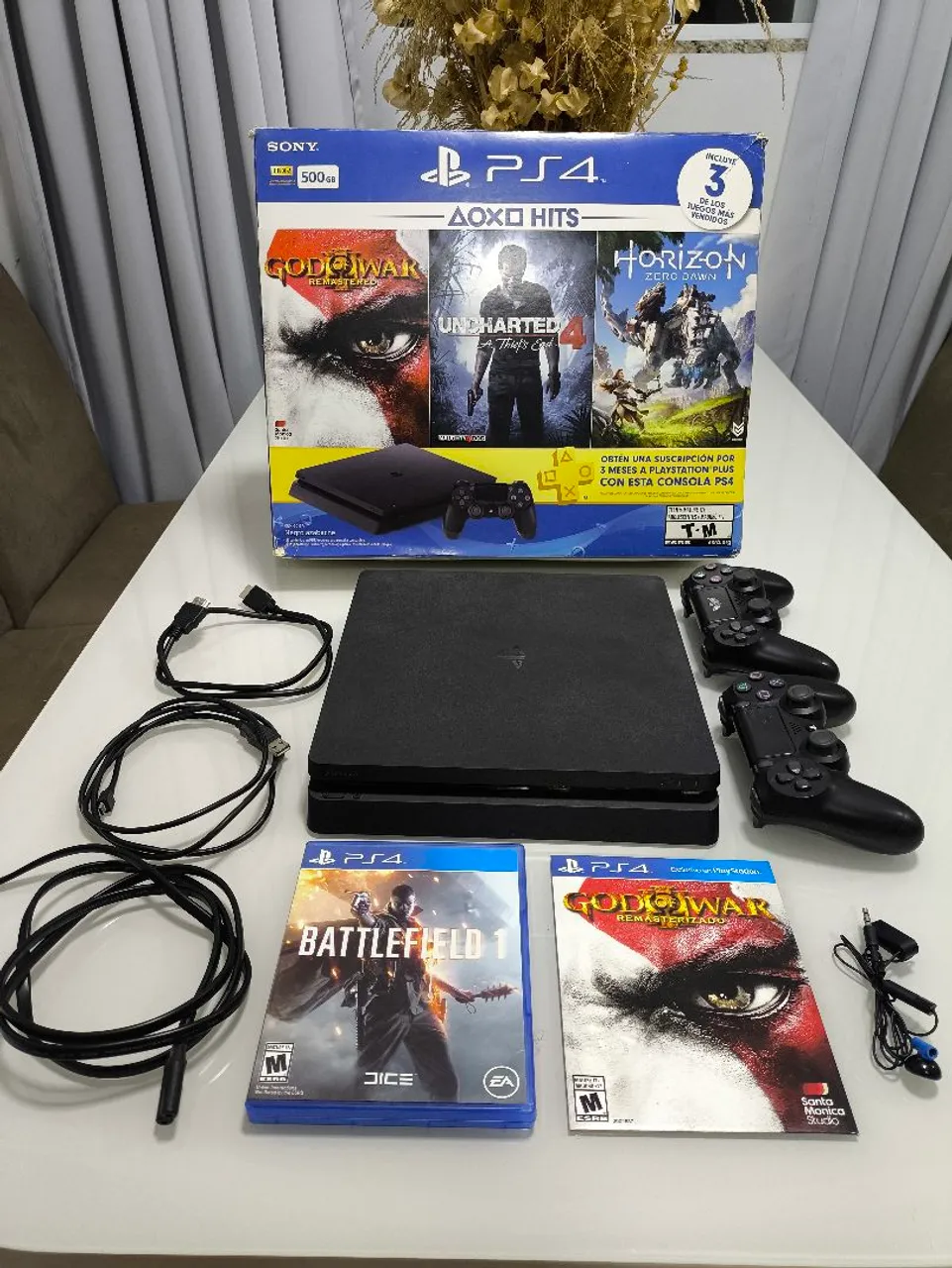 PS4 SLIM + 2 CONTROLES + 2 JOGOS+ FONE + CAIXA E CABOS ORIGINAIS