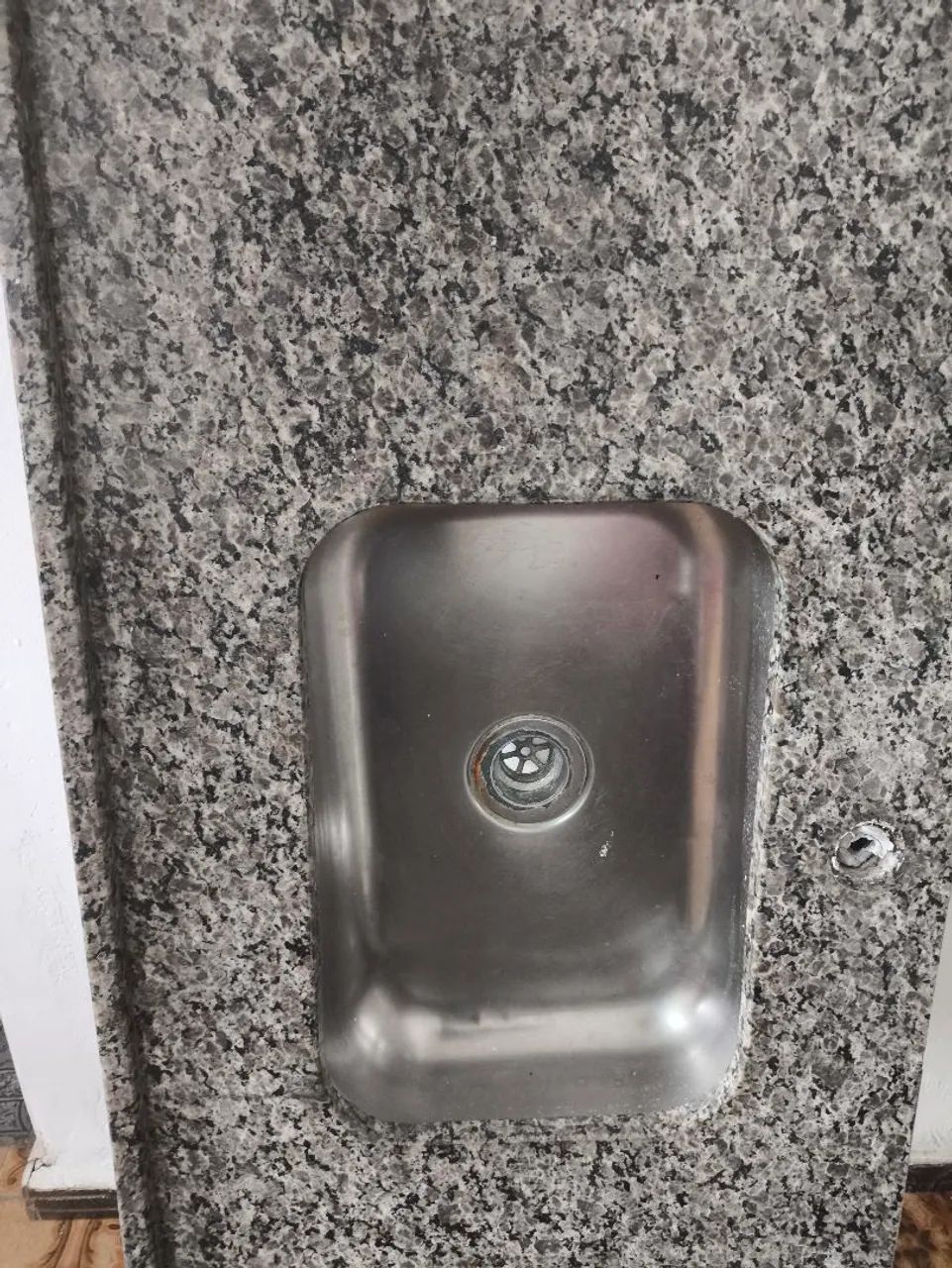 Pia de cozinha em Granito com  Cuba de Inox - Foto 4