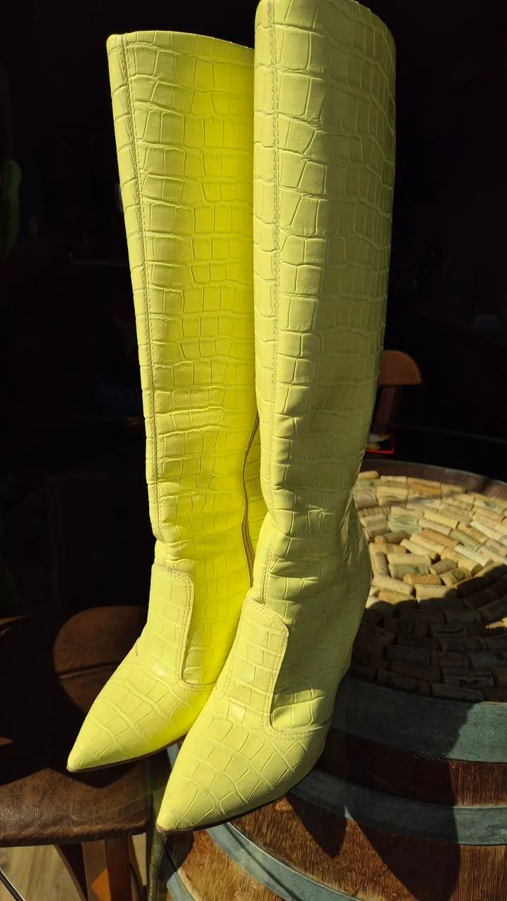 Bota Feminina Amarela Couro Croco Calçados João Paulo