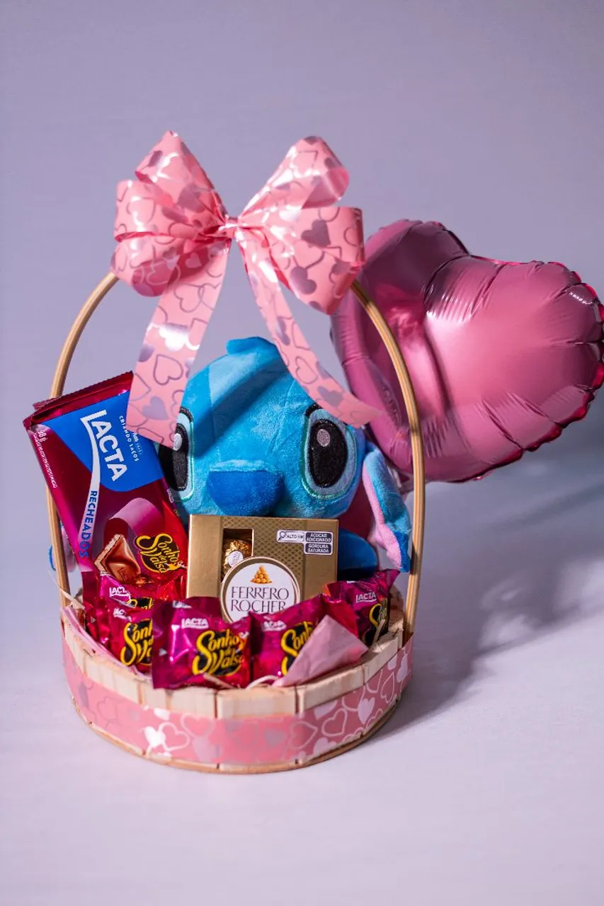 Cesta de Presente Stitch Romântica