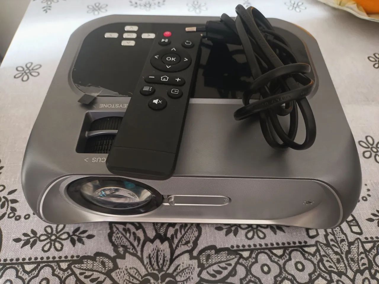 T7 Projector, 4000 Lumens
