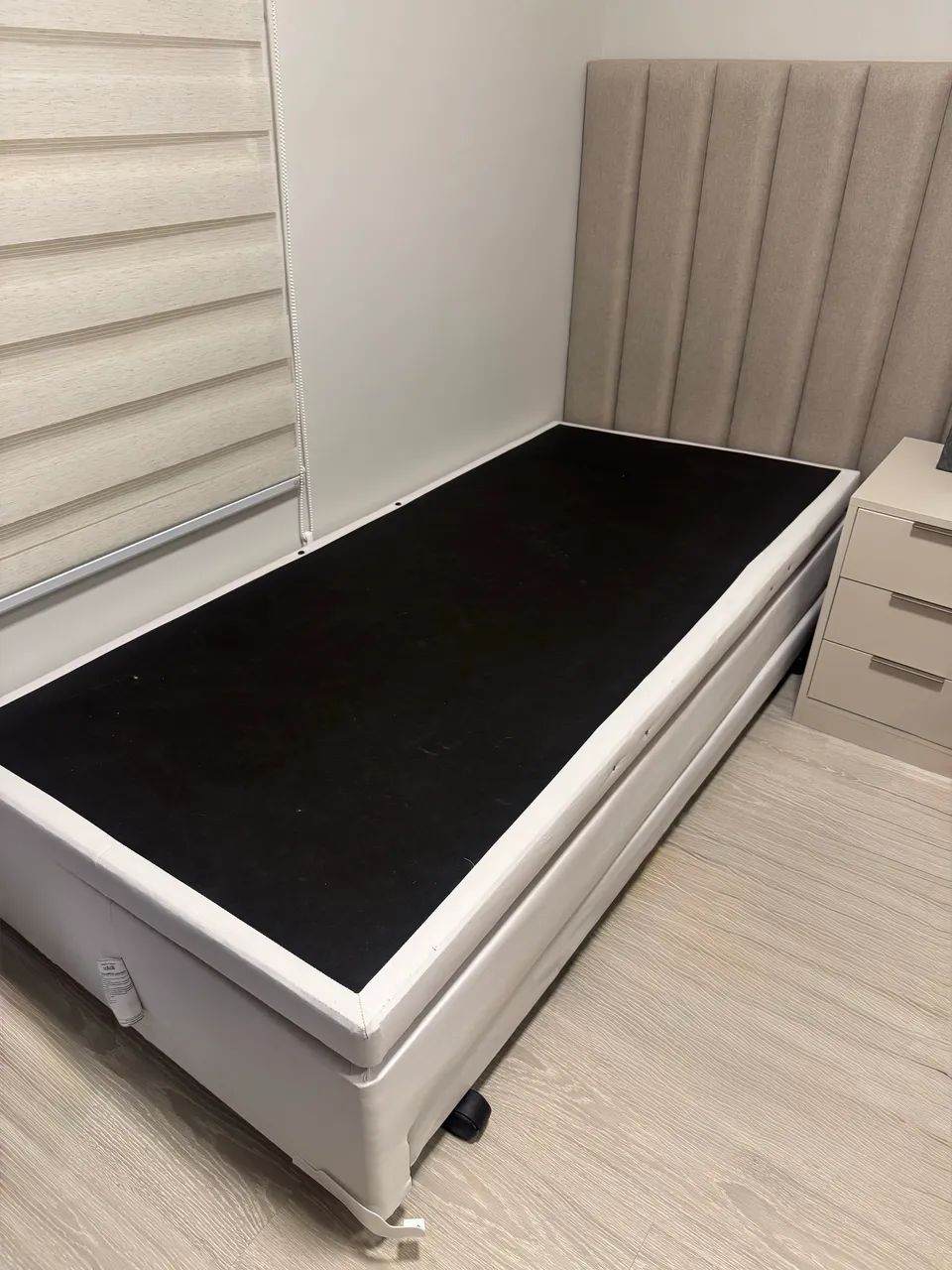 Single bed frame65204502329090122