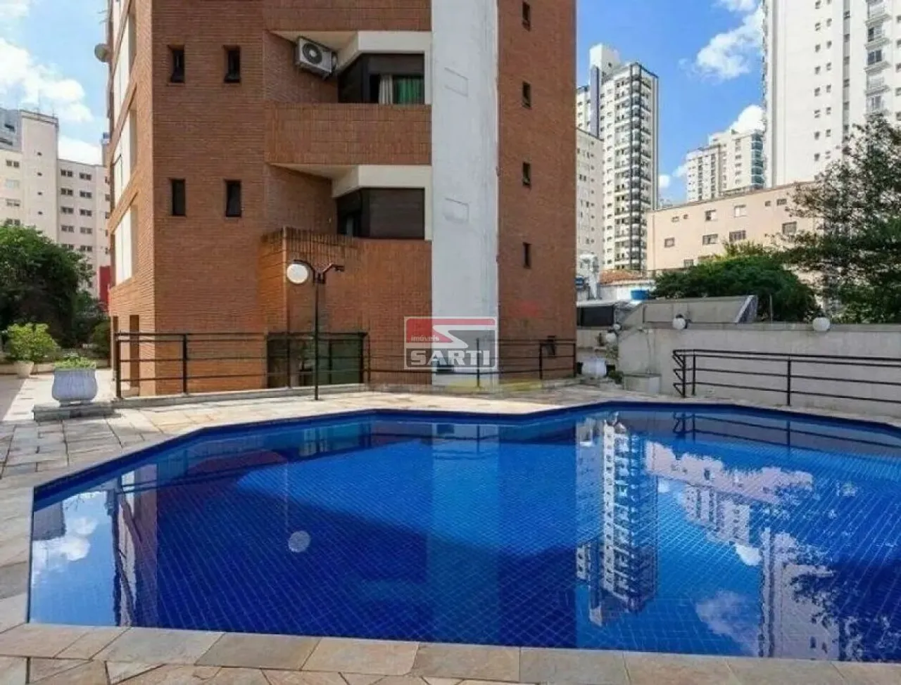 PARA VENDA OU LOCAÇÃO APARTAMENTO COM 4 DORMITÓRIOS ( 3 SUÍTES ) 3 VAGAS DE GARAGEM