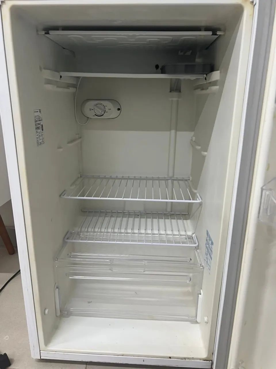 Frigobar Electrolux Re 120( 122litros) - Foto 2