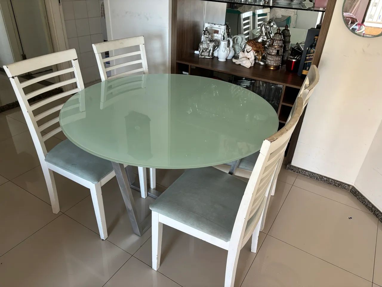 Cadeiras e mesa  - Foto 2