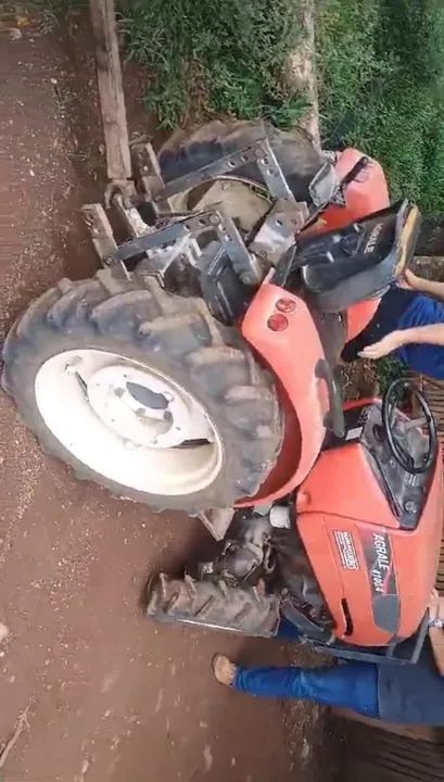 Trator Agrale 4100.4 EXCELENTE  - Foto 2