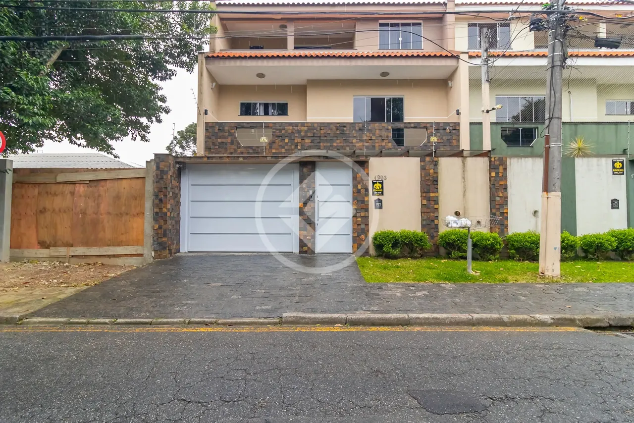 Lindo sobrado em São José dos Pinhais codigo: 94869