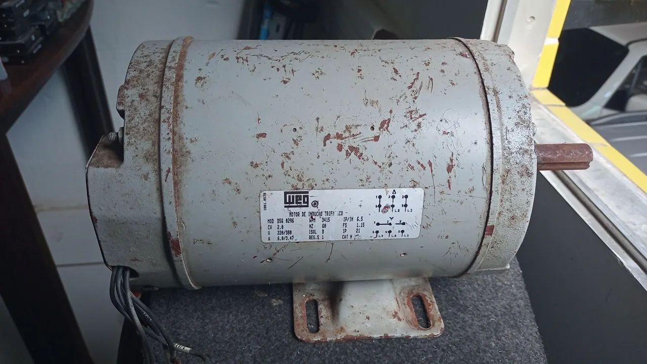 Motor WEG trifásico 2cv 220/380V - Foto 2