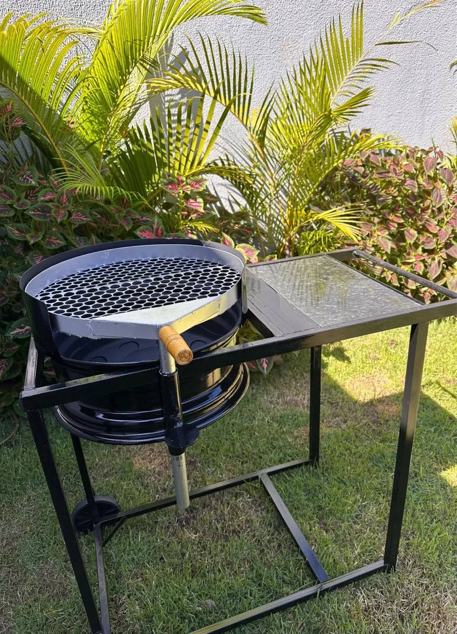 Churrasqueira aro 18 com pedra de mármore 