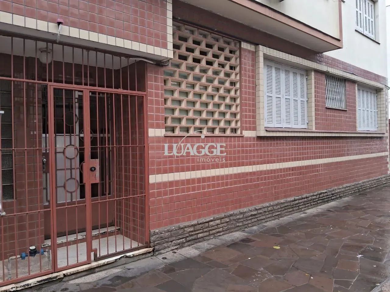 APARTAMENTO TERREO PARA LOCAÇÃO NO BAIRRO MENINO DEUS - PISO CERÂMICO - 56M² ÁREA PRIVATIV