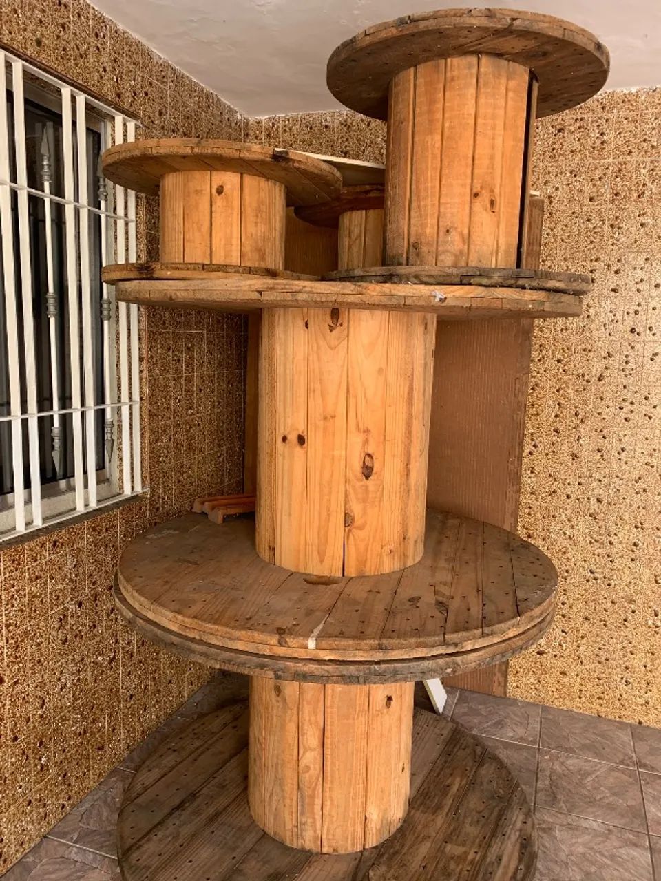 Carretel de madeira 
