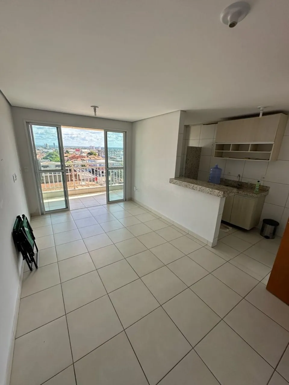 ALUGA-SE APARTAMENTO - EDIFÍCIO UNIQUE