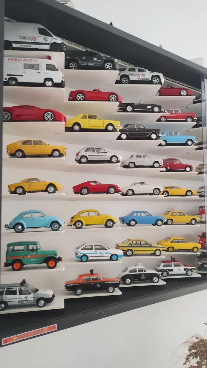 74 réplicas na escala 1:43 - Foto 5