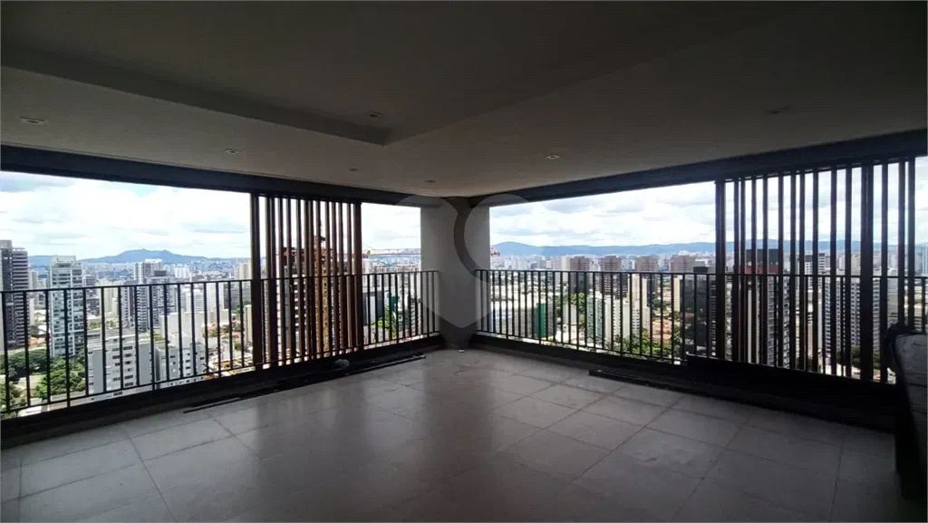 Apartamento com 3 quartos para locação em Perdizes - SP