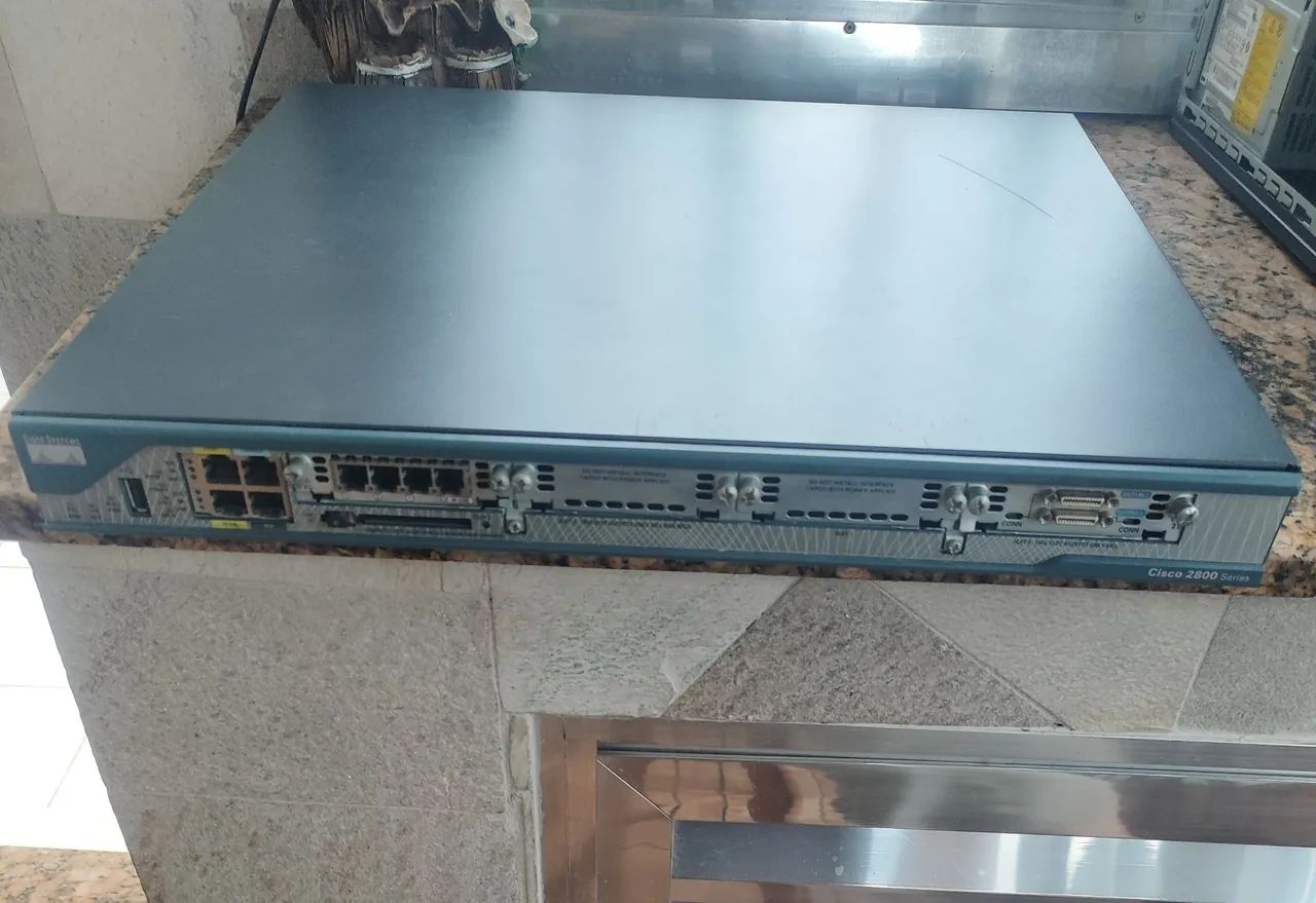Roteador Cisco série 2800 modelo 2801 - Foto 2