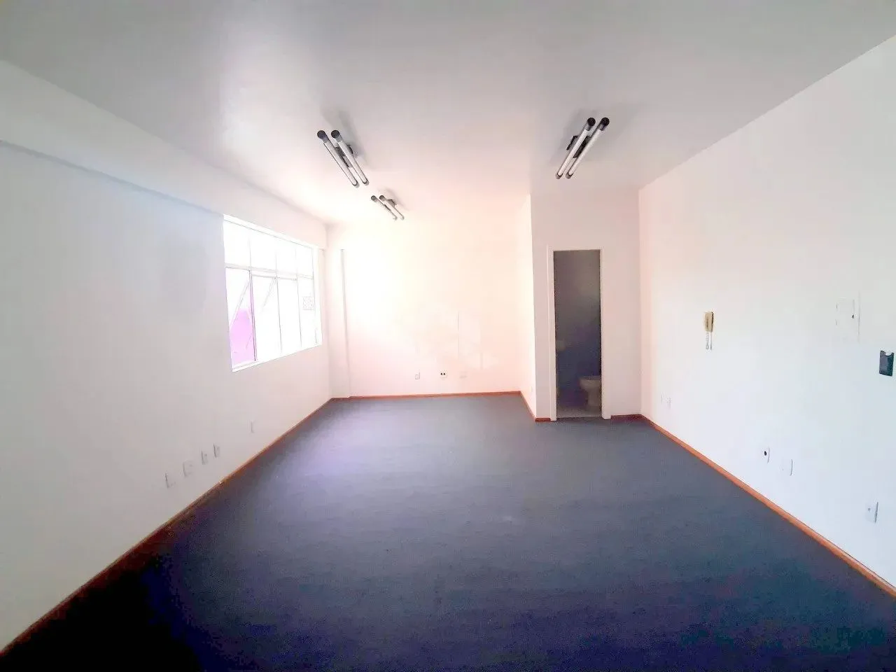 Sala comercial , boa localização!