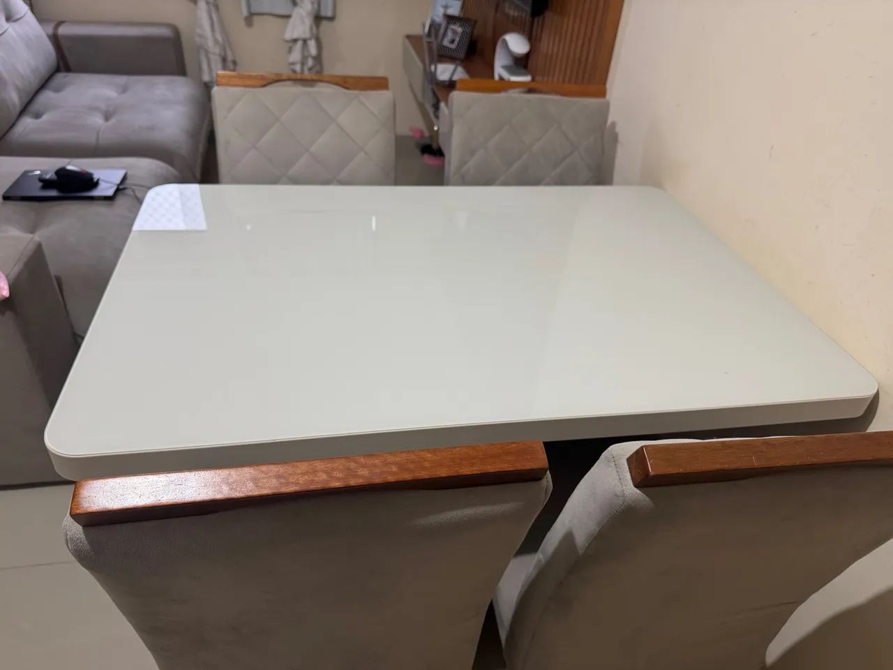 Lacquered table with 10 months of use! 64352820784129122