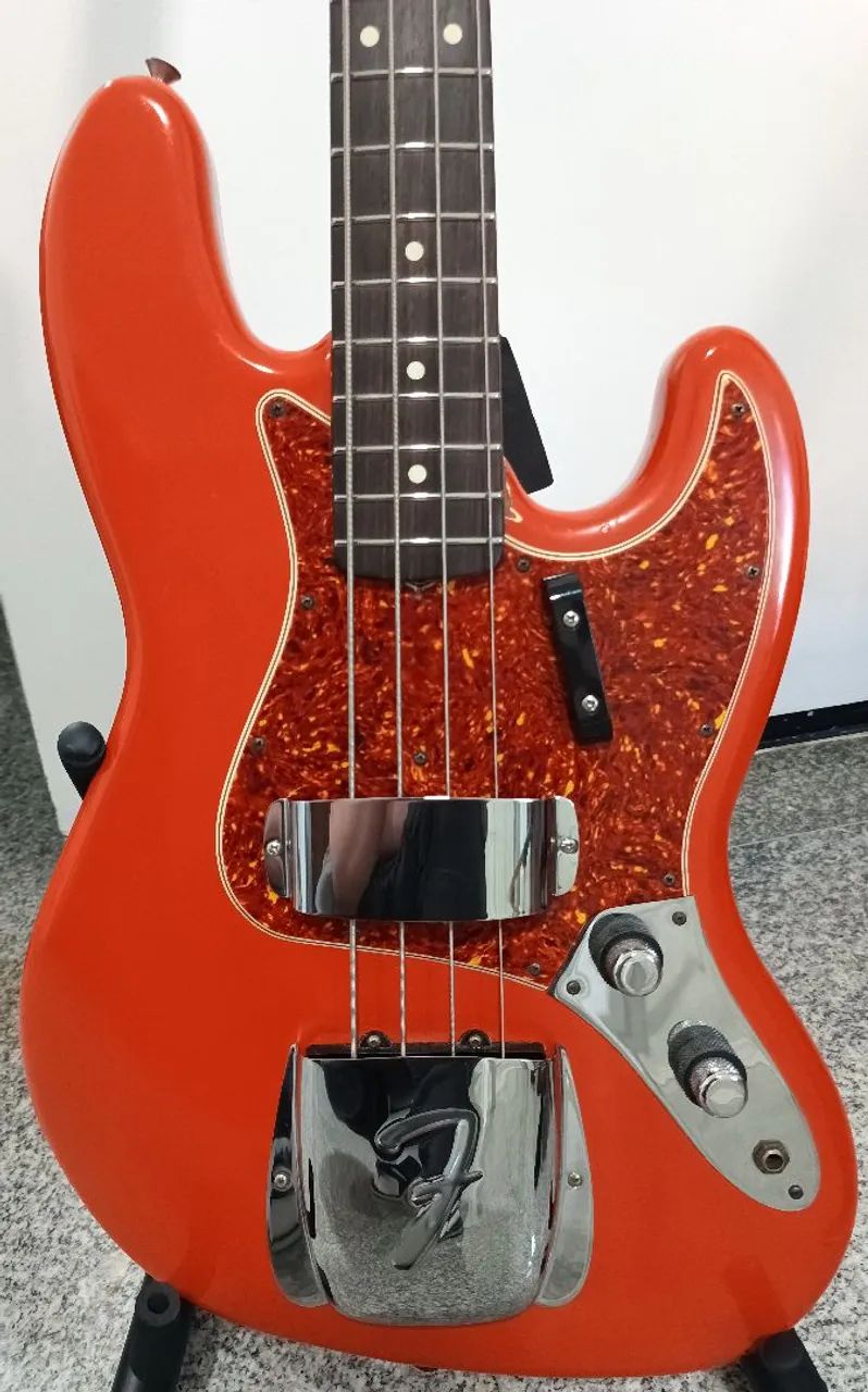 Baixo Fender Jazz Bass AVRI62 - ano 1988
