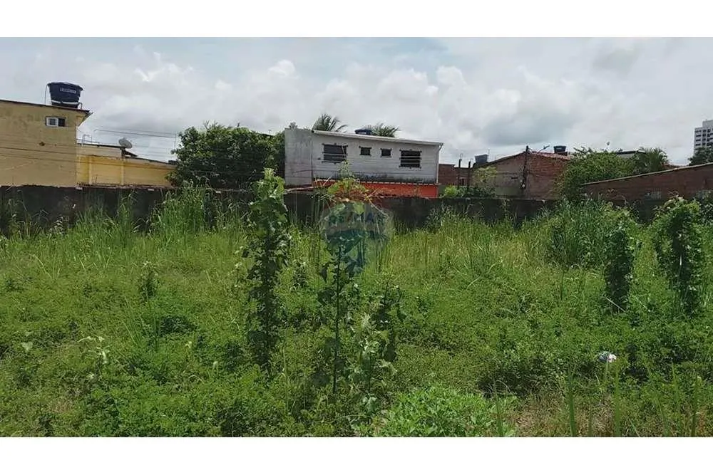 Vendo terreno na Varzea com 882 m2 por R$ 700.000,00