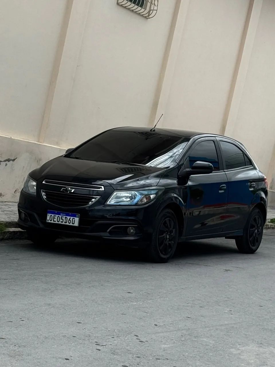 ONIX LT PRETO 1.4 ANO 2013