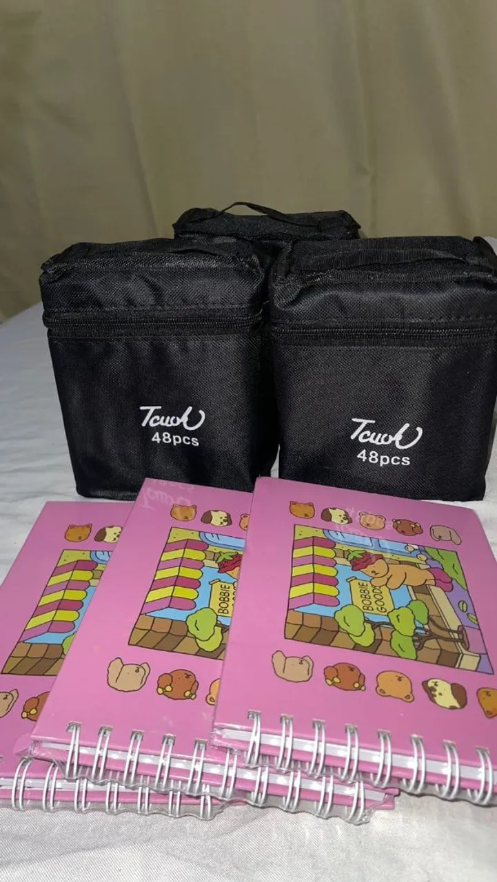 Kit Canetinhas touch colorir + Livro bobbie Goods 
