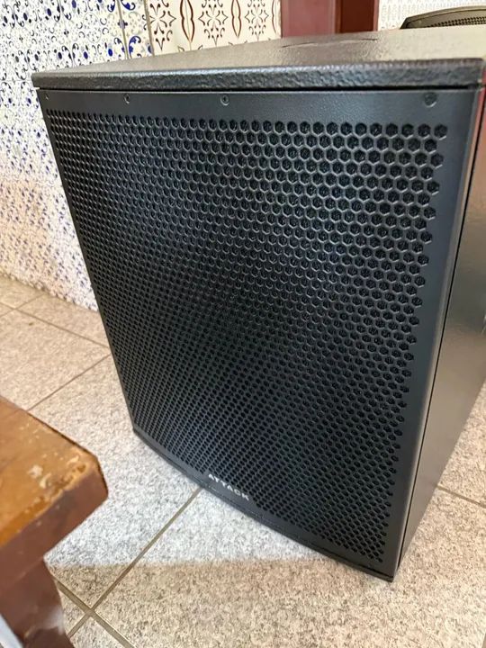 2 CAIXAS ATIVAS ATTACK SUB GRAVE VRS-1510A 15 1000W RMS - Foto 6
