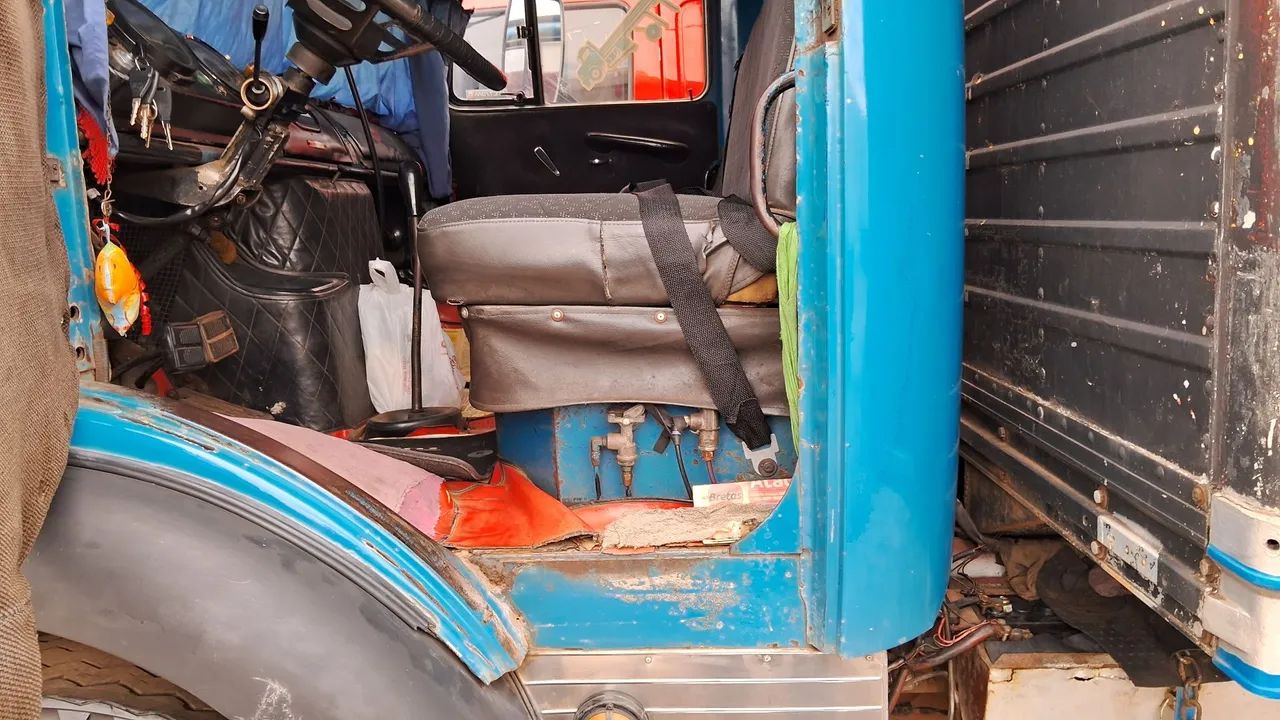Ônibus 1113 ano 73 BAÚ com suspensor a ar  - Foto 9