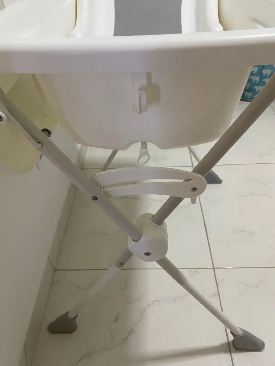 Banheira com suporte e trocador Burigotto - Foto 5