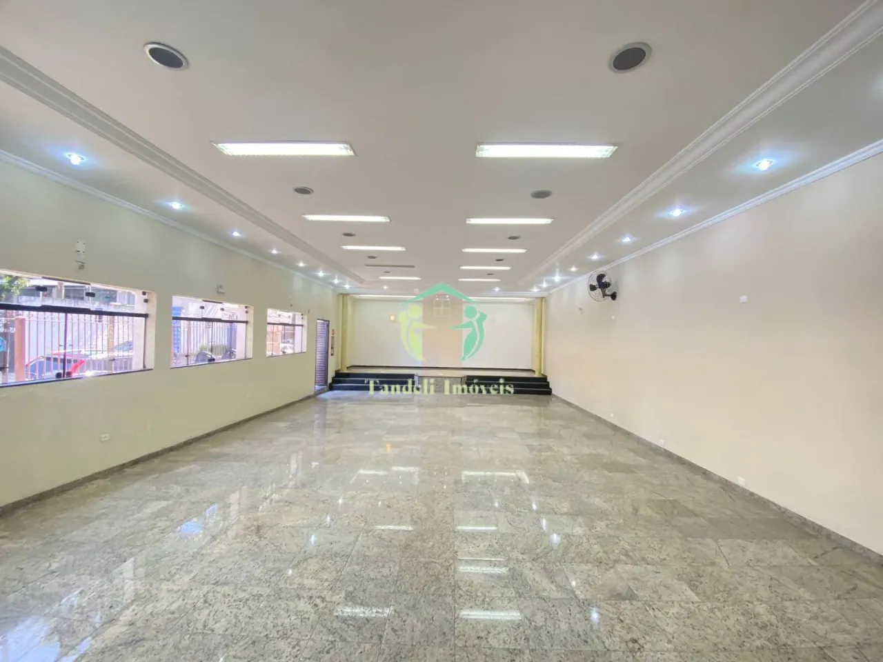 Salas comerciais à venda e para alugar com 192m² (Vila Pires)