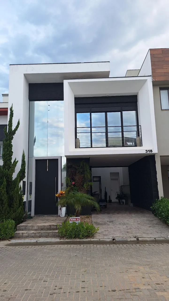 Casa em condomínio