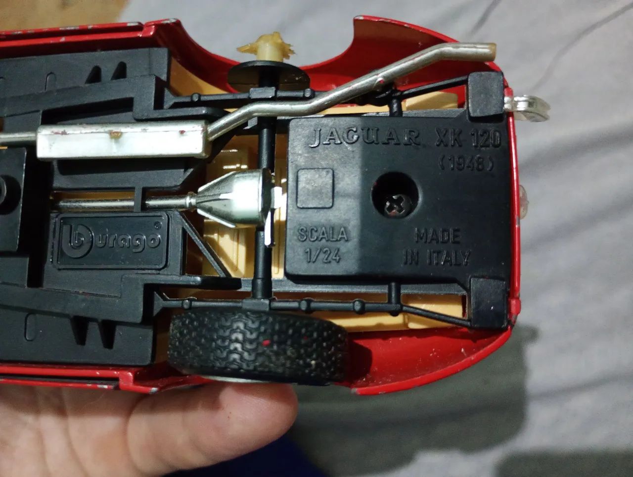 Miniatura Jaguar XK120 1948 Escala 1/24 Burago(para reformar) - Foto 5