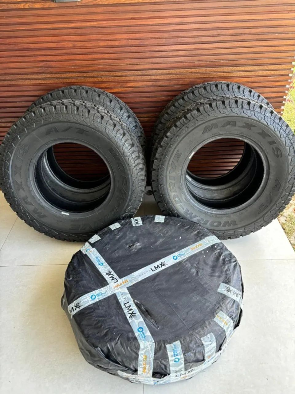 Jogo de 5 pneus novos MAXXIs Worm-Drive aro 15 para Suzuki JIMNY - Foto 3