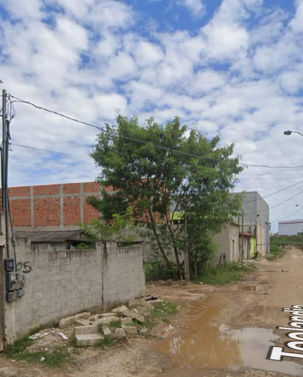 Lote muito bem localizado, em nova cobilandia!