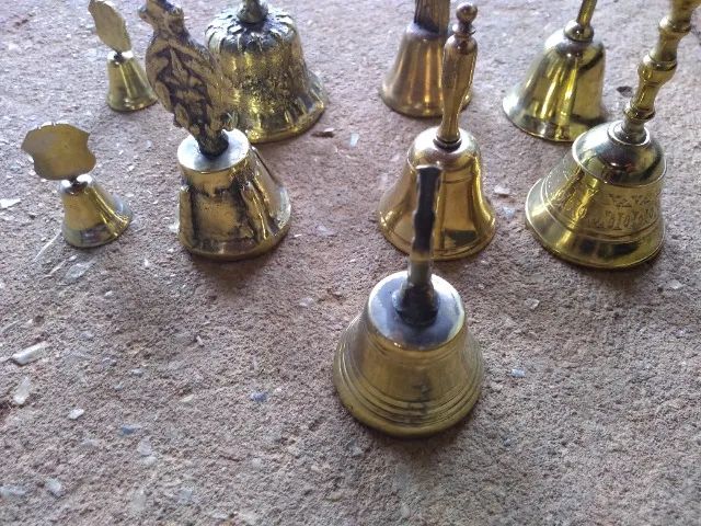 Sinos Antigos de Metal Amarelo - Foto 4