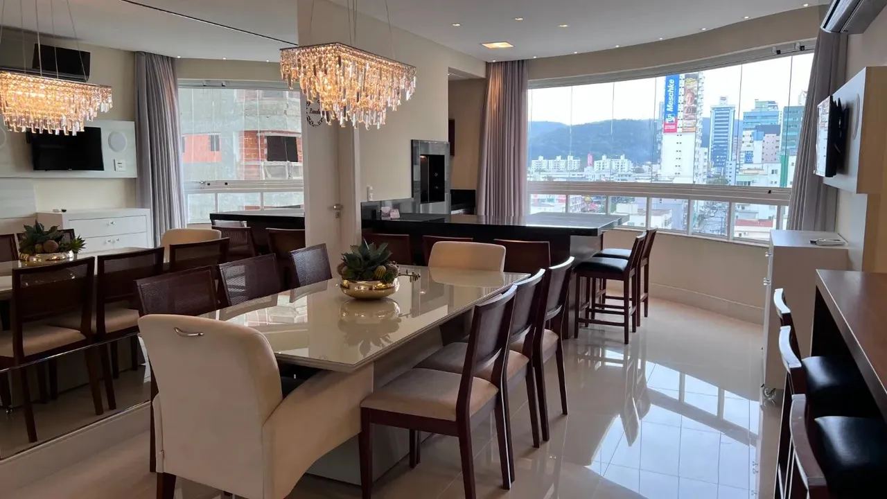 3 suites com 2 vagas